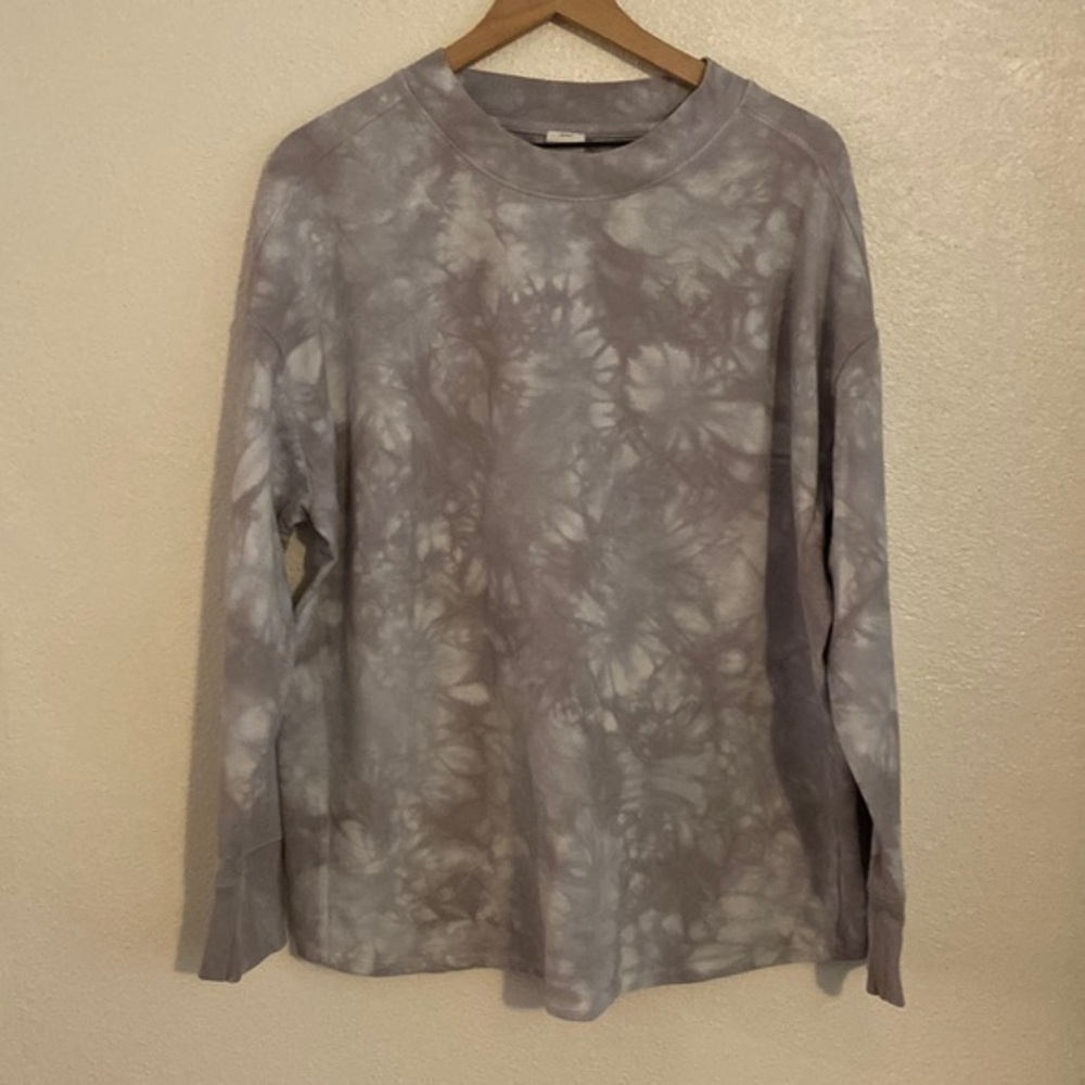 Grey & White modeled Sweat shirt